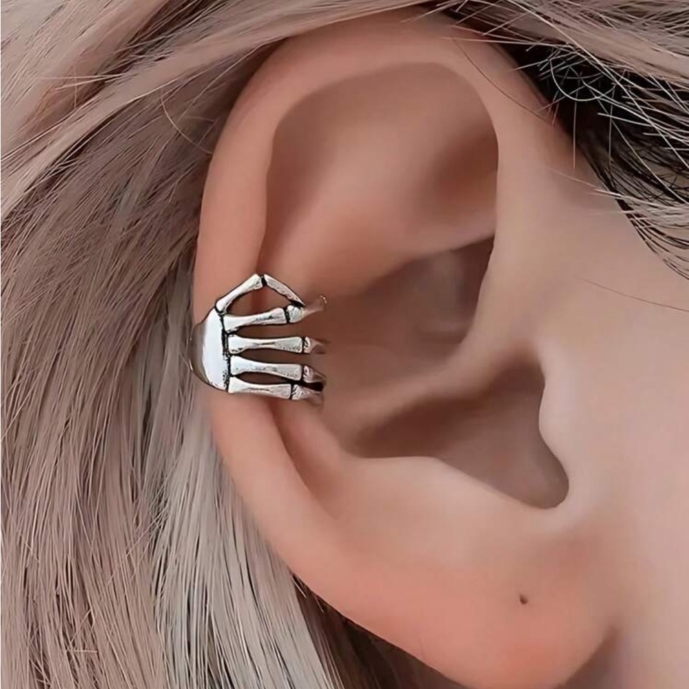 Skeleton Hand Ear Cuff - Picture 1 of 4